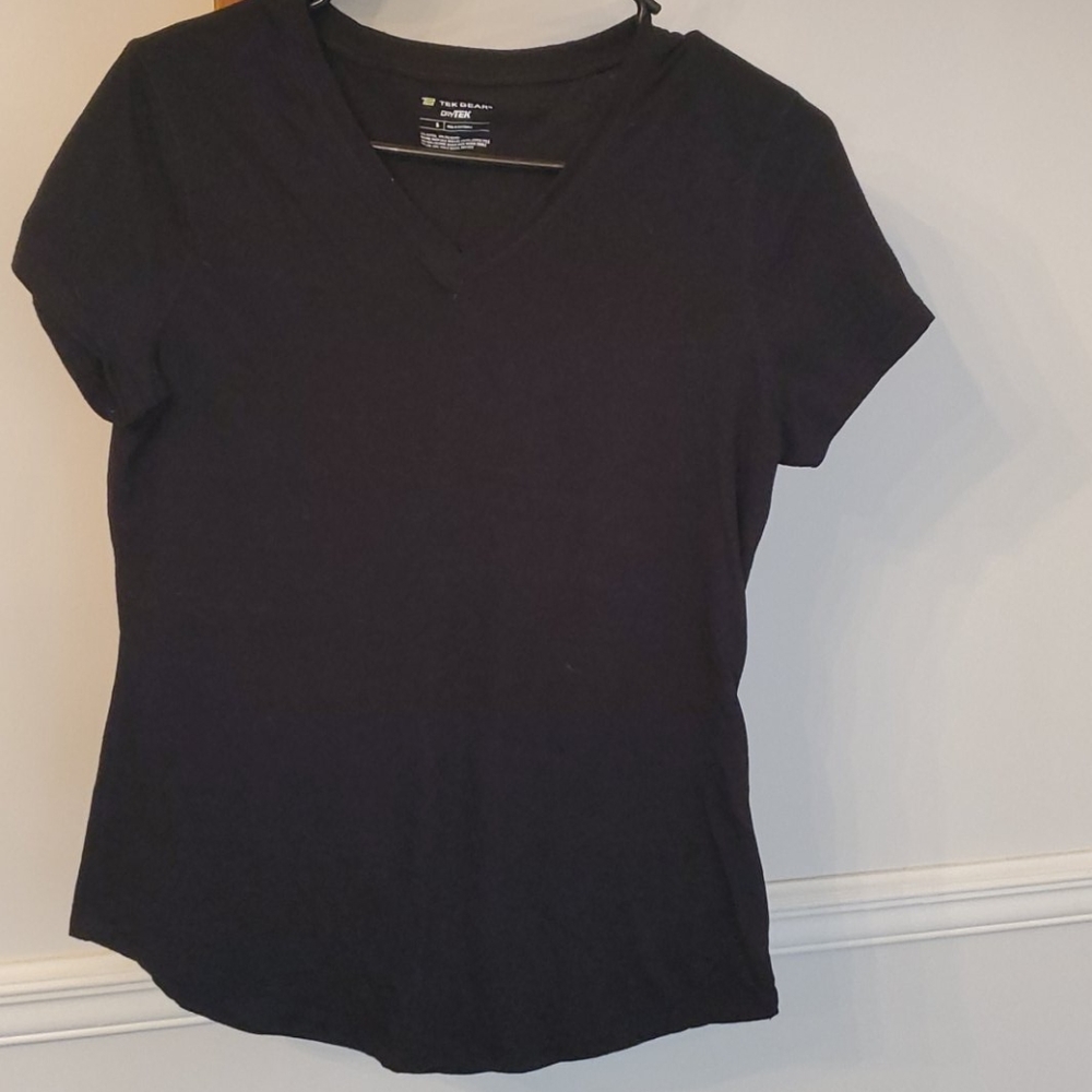 V-neck T